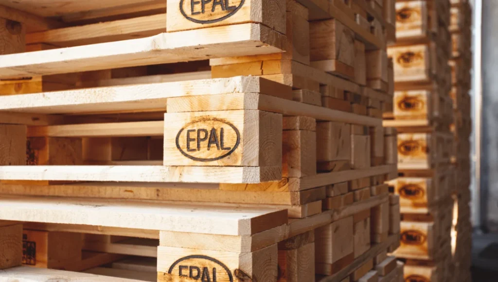 Pallets with packaging materials compliant with EU waste directives